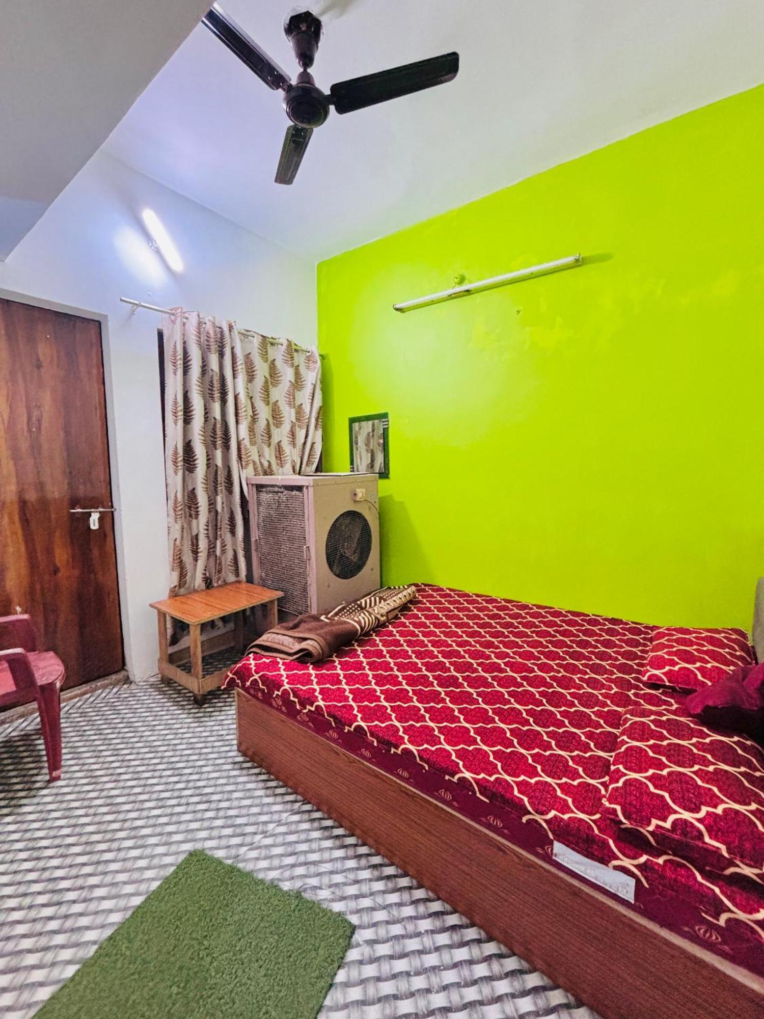 Shivalay Paying Guest House バラナシ エクステリア 写真